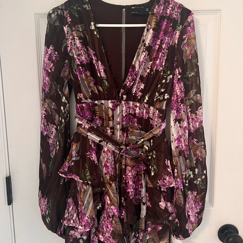 Beautiful flowy long sleeve mini dress